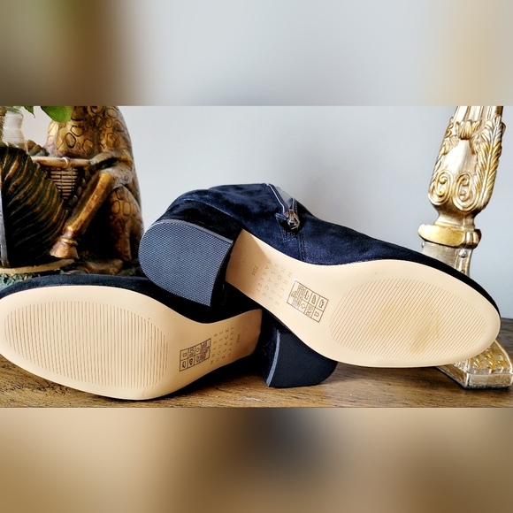 White House Black Market Women's Ankle Boots Suede Leather Embroidered US 7.5 - Picture 10 of 13